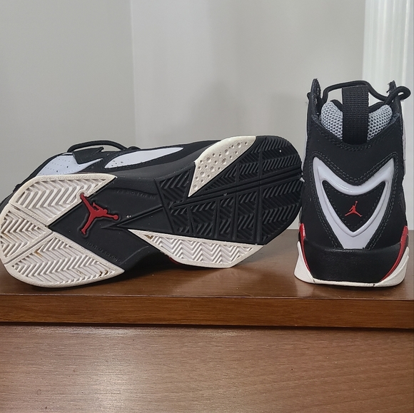 Jordan Flight - Picture 2 of 4